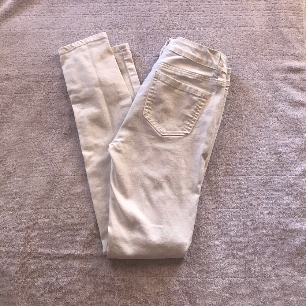 White ripped skinny jeans